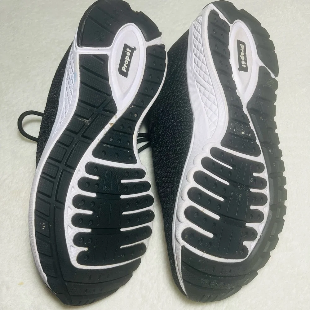 Propet  Black Athletic Women’s Shoes‎ Sz 8